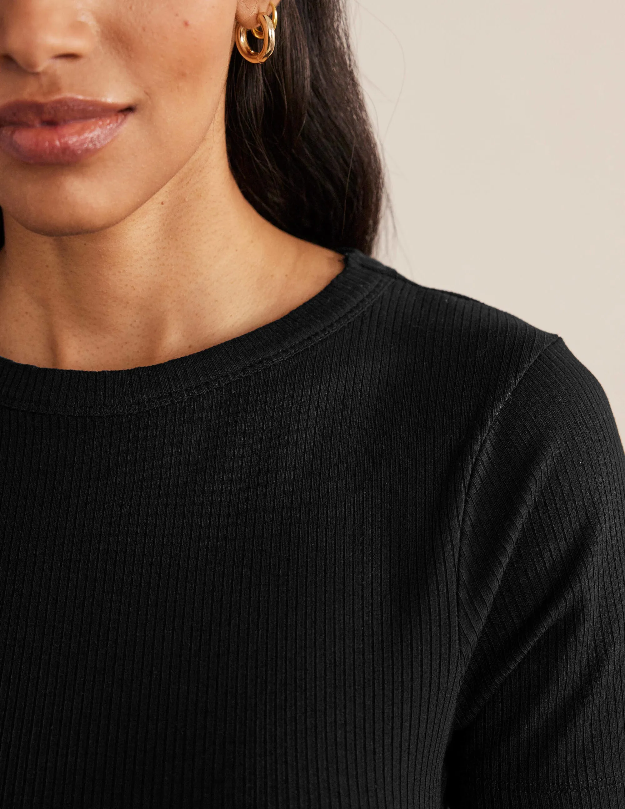 Soft Ribbed Crew Neck T-shirt-Black